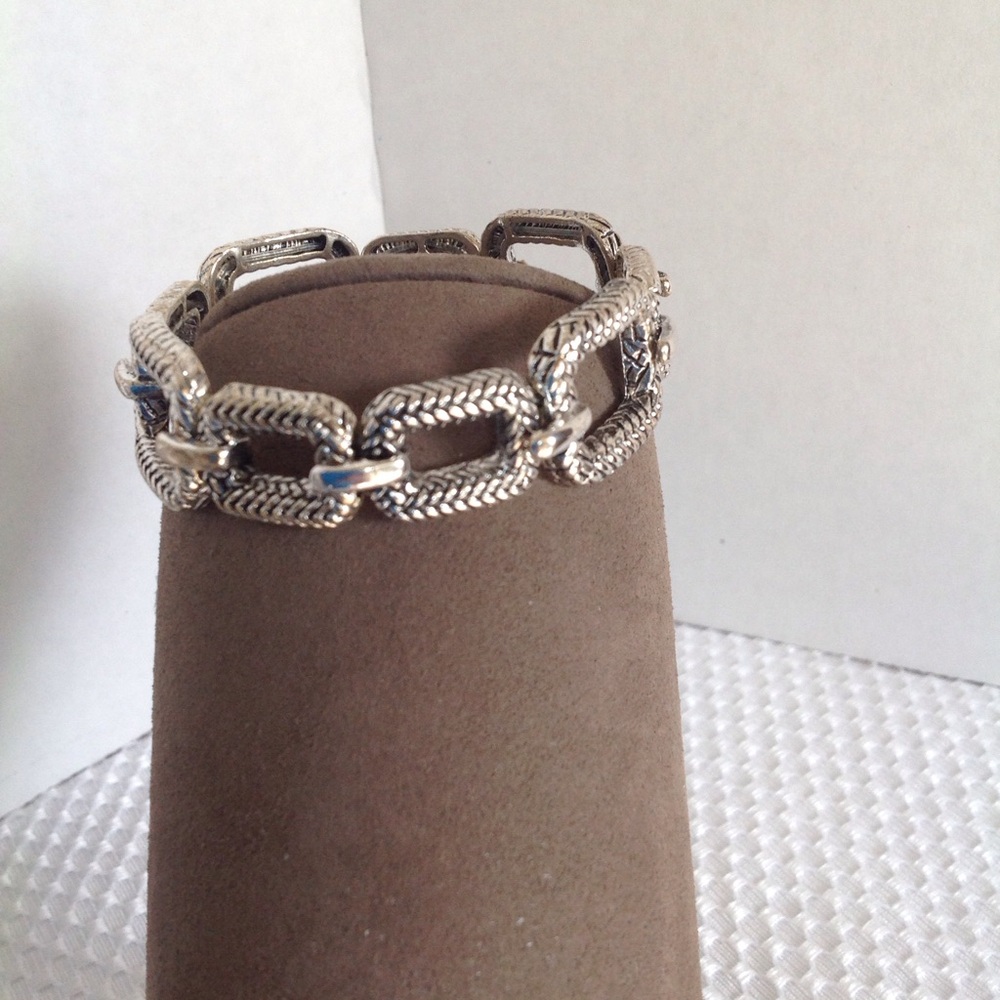 Silver-toned Links Expansion Bracelet - Picture 3 of 5